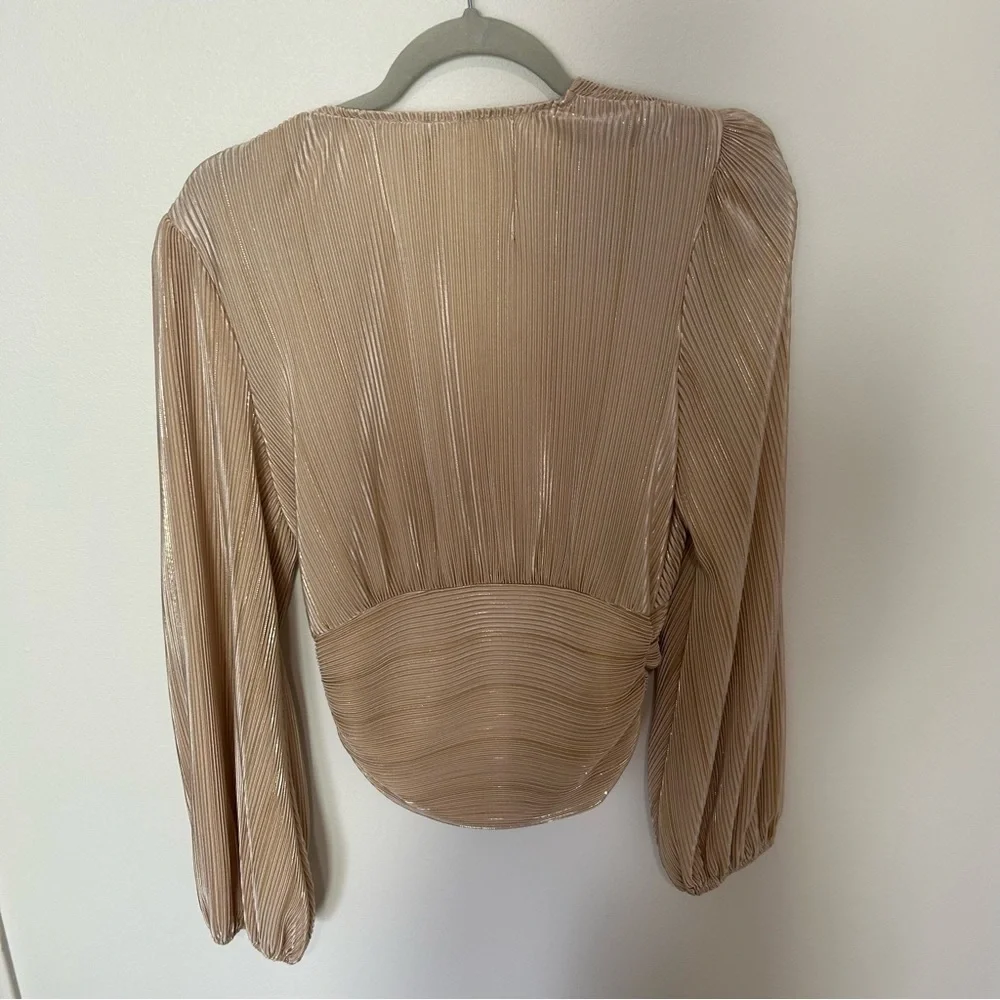 ASTR The Label Braydon Gold Champagne Metallic Cropped Top Small
